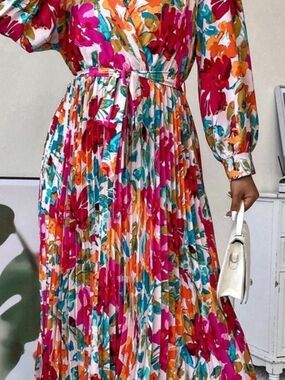 Floral Print Pleated Dress